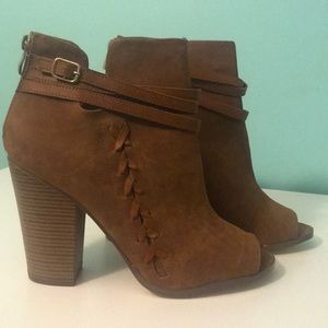 Open toed heeled booties